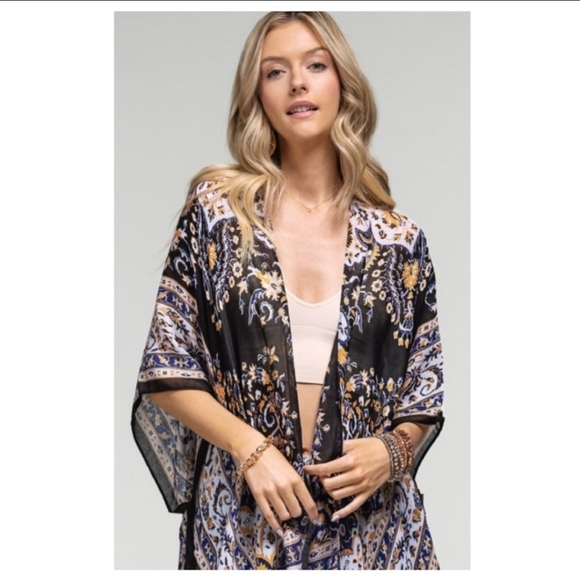 Lightweight floral mandala printed kimono - Picture 3 of 4